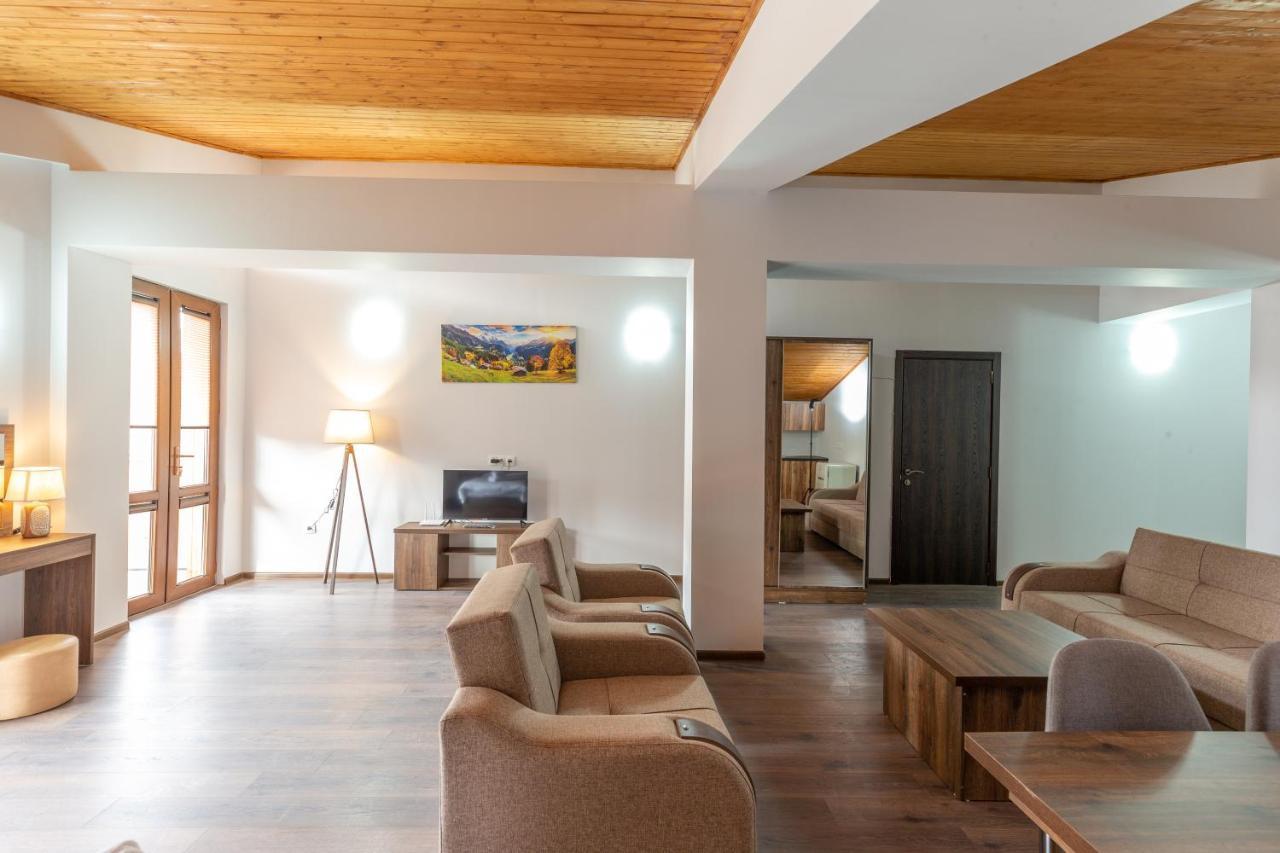 Pine Chalets By Ka Group Gudauri Exteriör bild